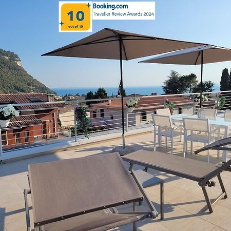 Garda View - Nuovo Appartamento Con Solarium Vista Lago Eksteriør billede