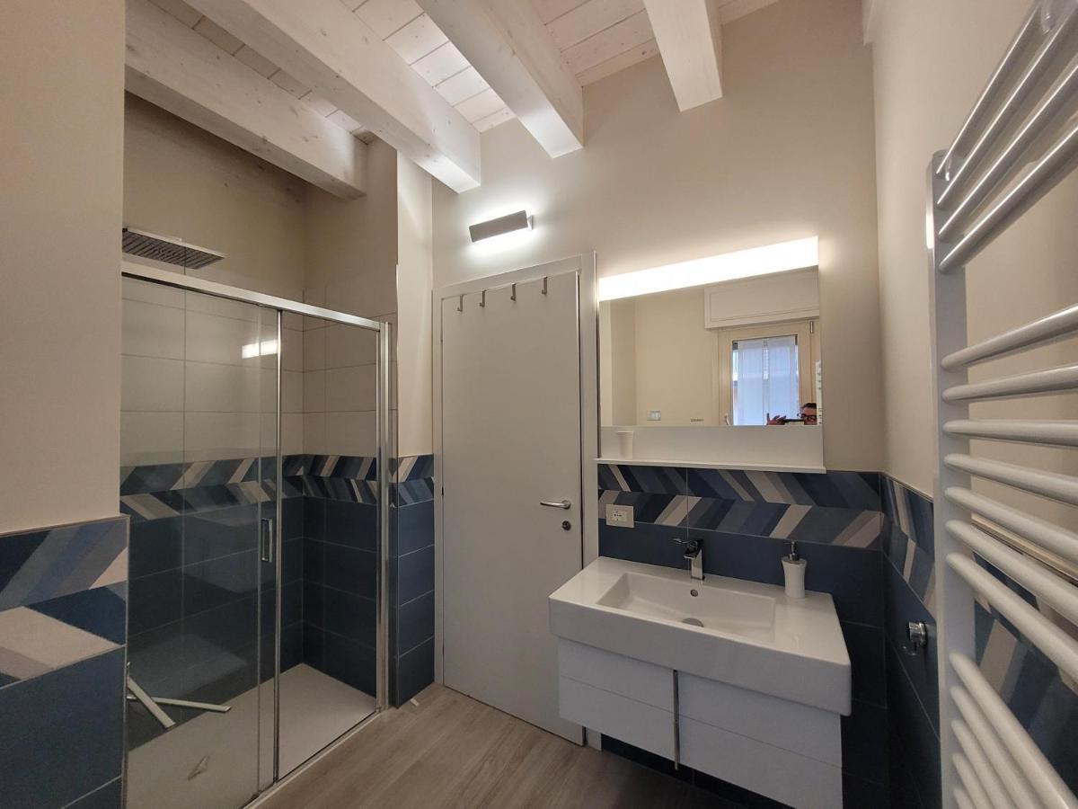 Garda View - Nuovo Appartamento Con Solarium Vista Lago Eksteriør billede