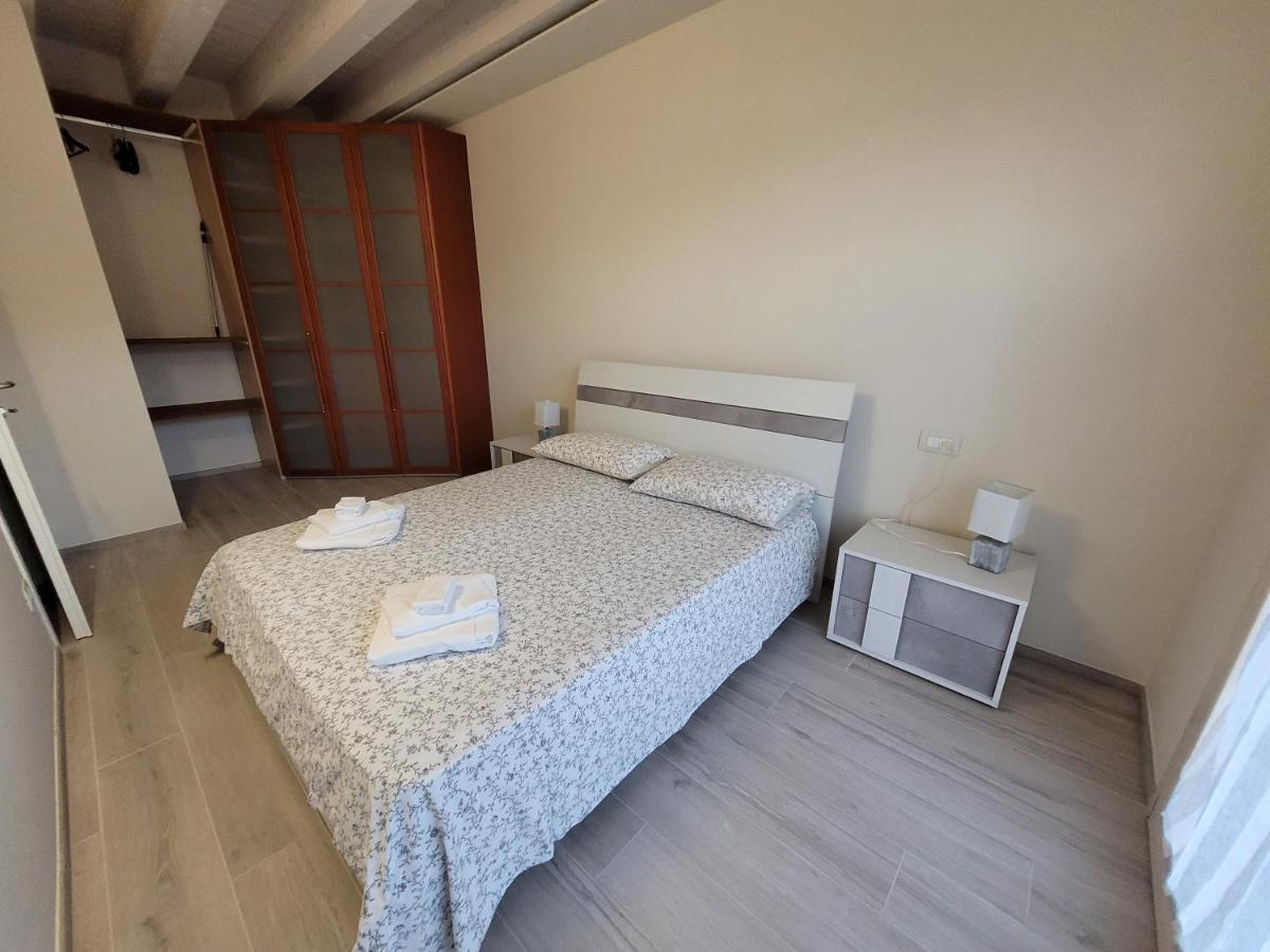 Garda View - Nuovo Appartamento Con Solarium Vista Lago Eksteriør billede