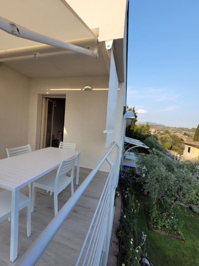 Garda View - Nuovo Appartamento Con Solarium Vista Lago Eksteriør billede